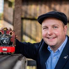 Andy Christie (@trains_in_the_garden) • Threads, Say more