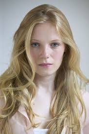 Emma Bell's Instagram, Twitter & Facebook