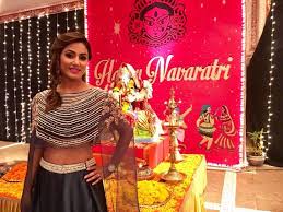 Actress Hina Khan Wearing Brand Kalki On Her Show Yeh Rishta Kya Kehlata Hai Designer Dresses How To Wear Navy Blue Gown