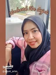 Nyemil Santai di Rumah: Mie Richeese dan Minuman Cokelat