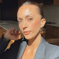 Opiniones sobre Karol G en Victoria Secret ? Las leo 🤓