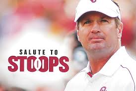 OU honors former coach Stoops with statue