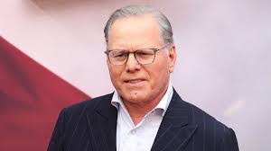 Eve Howe's Instagram, Twitter & Facebook