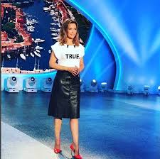 Sandrine quétier est très proche de ses deux enfants, lola et gaston, né de son mariage avec le réalisateur fabrice michelin. Avis Et Audience Camping Paradis Avec Sandrine Quetier Tf1 Le Lundi 2 Mars 2020 Camping Paradis Nouveautes Tele Com