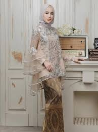 Model kebaya peplum merupakan salah satu trend terbaru. 30 Model Kebaya Untuk Orang Gemuk Dijamin Stylish Updated 2021 Bukareview
