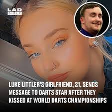 Freda Landers's Instagram, Twitter & Facebook