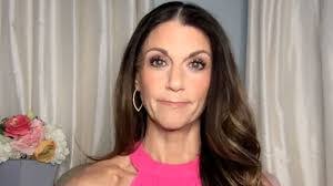 Samantha Harris's Instagram, Twitter & Facebook