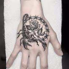 Scorpion Rose And Wire By Lara Scotton Larascotton Blackandgrey Traditional Oldschool Barbedwire Ros Scorpion Tattoo Traditional Tattoo Body Art Tattoos
