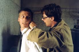 Jiří menzelv typické středočeské střediskové vesničce se můžeme setkat se svérázným a okouzlujícím doktorem skružným ve výborném podání rudolfa hrušínského, řidičem družstevního. Vesnicko Ma Strediskova 1985 Fotogalerie Fdb Cz