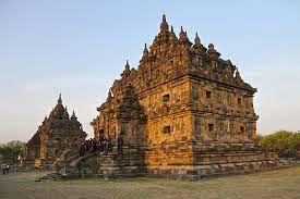 Once a visitor registers for a tour, they can choose to submit requests to the tour guide for the chosen tour or other relevant information. Hd Wallpaper People Going Inside Building Temple Plaosan Travel Indonesia Wallpaper Flare