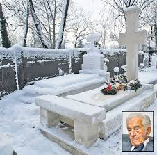 Testamentul prin care regizorul îşi exprima dorinţa să fie înmormântat creştineşte. VÄƒduva Lui Sergiu Nicolaescu Va Mosteni O Avere De La CumnatÄƒ Libertatea