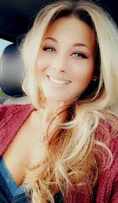 Kara Summers's Instagram, Twitter & Facebook