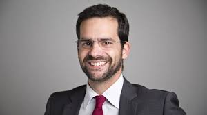Ricardo salgado deu uma entrevista à tsf, na qual afirmou, e cito, penso todos os dias nos o ministério público acusa ricardo salgado de ter corrompido josé sócrates, zeinal bava e henrique. Sera Que A Terceira E De Vez Ricardo Salgado Comeca A Ser Julgado Pelo Desvio De 11 Milhoes Renascenca
