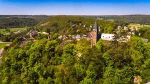 3,404 hectares 34.04 km² (13.14 sq mi): Bienvenue