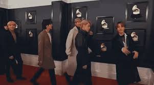 We've rounded up the best zoom backgrounds that'll refresh your space for free. Zoom In Bts Gif Zoom In Bts Bangtan Boys Discover Share Gifs