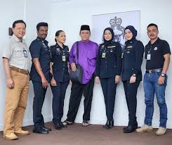 Bekas peserta program realiti pilih kasih musim ketiga ini dipercayai meninggal dunia berpunca daripada kegagalan. Pelakon Gerak Khas