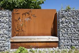 Entweder verläuft die lattung horizontal oder senkrecht, je nach geschmack. Sichtschutz Fur Den Garten Aus Corten Stahl Rost In Farbe Paras Aus Corten Den Farbe Fur Garten In 2020 Cortenstahl Gartengestaltung Ideen Trennwand Garten