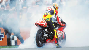 Motos deportivas personalizadas, motocicletas deportivas, motos de motocross, motocicletas yamaha, súper motos, carros y motos, bicicletas, triciclos, viajes en motocicleta. 25 Anos Valentino Rossi 1996 9Âº 125cc Aprilia Rs125 Scuderia Agv Aprilia