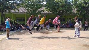 March 28, 2018 hasil inovasi dan pembelajaran berbasis lingkungan hidup; Guru Dan Siswa Di Smk N 1 Pundong Bantul Bernostalgia Bermain Permainan Tradisional Halaman All Tribun Jogja