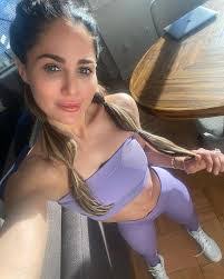 Michelle Dinger's Instagram, Twitter & Facebook