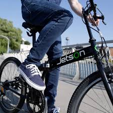 It doesn't have pedals, a chain or cassette. Jetson Bike To Go Folding Bicycle 24 Inch Wheel 7 Speed Rear Hydraulic Shock Suspension Foldable Pedals Aluminum Alloy Bike Frame Buy Online At Best Price In Uae Amazon Ae