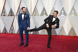 Harry styles is one direction member, singer, songwriter and actor. Pics Chris Evans Jeremy Renner At Oscars 2017 See Epic Avengers Reunion Hollywood Life