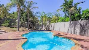 Plattekloof 4bed 3bath Solar Pool Braai Gym Study Double Garage Large Secure Back Yard Solar Pool Pool Backyard
