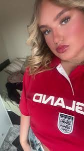 Cody Leigh's Instagram, Twitter & Facebook