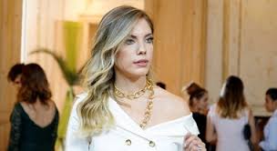 Forbidden Fruit, anticipazioni di oggi (20 gennaio): il patto segreto di  Şahika e Yiğit, Yildiz sotto attacco, Zerrin torna da Alihan