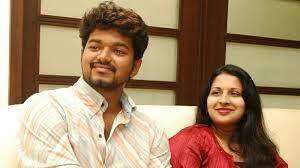 Actor vijay family photos with wife sageetha, son jason sanjay, daughter divya, father, mother. Thalapathy Vijay Family Flickr