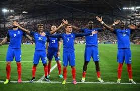 كما احرز لاعب منتخب فرنسا وبرشلونة الاسباني انطوان غريزمان الحذاء الفضي برصيد اربع اهداف وتمريرتين حاسمتين متفوقا. ØµÙˆØ±Ø© Ù‚Ø§Ø¦Ù…Ø© Ù…Ù†ØªØ®Ø¨ ÙØ±Ù†Ø³Ø§ Ù„ØªØµÙÙŠØ§Øª ÙƒØ£Ø³ Ø§Ù„Ø¹Ø§Ù„Ù… Ø§Ø®Ø¨Ø§Ø±