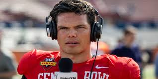 Oregon QB Dillon Gabriel to wear custom helmet at Senior Bowl