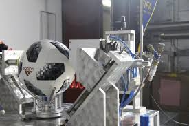 The telstar is considered a design classic. Fussball Wm 2018 Die Sache Mit Dem Ball Wissen De