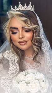 عروسک ✨ قبول داری عروس با چتری خیلی نازه اما ریسکیه 😍🤌🏻 با میکاپی که من  انجام میدم برات این ریسک به حداقل میرسه و تو به جذاب ترین ورژن خودت تبدیل