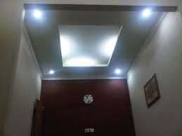 Berikut referensi contoh model plafon gypsum untuk kamar tidur kecil sederhana dengan desain modern. Desain Plafon Kamar Tidur Murah Sederhana Cek Bahan Bangunan