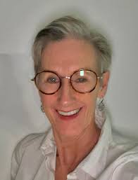 Ladies and men, which one do you prefer? #viralhairstyles #fbviralpost2025シ