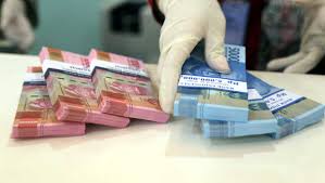 Jun 12, 2021 · buktinya,rupiah berhasil menguat 0,74% di minggu ini setelah ditutup di level rp 14.289 per dolar amerika serikat (as) pada jumat (11/6). Bank Indonesia Naik 12 Uang Beredar Maret Rp 6 440 5 Triliun