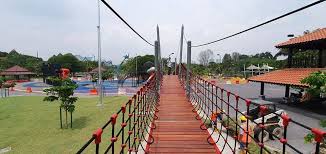 Taman tasik titiwangsa yang terletak di jalan kuantan merupakan sebuah kawasan riadah yang terletak di timur laut kuala lumpur, malaysia. Ditutup Lebih Setahun Ini Wajah Baru Taman Tasik Titiwangsa Yang Ramai Tak Tahu