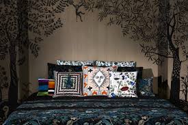 Marque christian lacroix à prix dégriffés. Https Www Christian Lacroix Com Home Daily 1 0 2021 03 09 Https Static1 Squarespace Com Static 5df9dd4b127a154968802c36 5e204534f8c3503a172edde3 5e3c0b6006cec62250a4d5af 1583915044473 Jr708var2 Jpg Accueil Https Static1