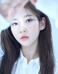 #mirror of the witch #kim sae ron #yoon shi yoon #* #so many lvls of yikes @ casting and pairing them up together for a romantic storyline #making this only because of pretty caps. Kim Soo Hyun Seo Ye Ji And Kim Sae Ron Mark Next Chapter At New Agency With Stunning Profile Photos Kpophit Kpop Hit