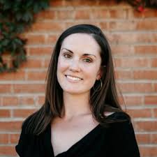 Caitlin Boylan; Portugal Based Travel Writer (@countryjumper1)