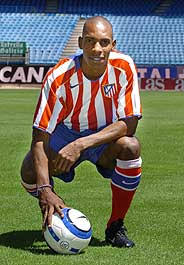 Luis amaranto perea, esta en españa y regreso a su casa el atlético de madrid y en su paso por la institución se encontró con. Perea Ve El Atletico Como Su Gran Reto