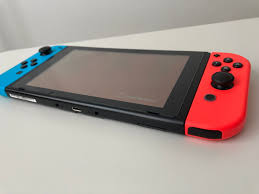 The 3ds game card is similar in design to the nintendo ds game card , but includes a small tab on the top left of the card that prevents 3ds game cards from being inserted into a nintendo ds. To3xujkqbmal8m