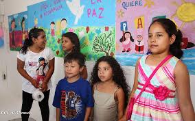 En el día de la niñez, algunos niños y niñas, compartieron sus aprendizajes y gustos. Ninos De Nicaragua Cantan Bailan Y Pintan Para Pedir La Paz