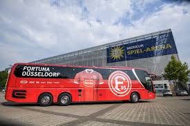 Vorhang auf für den geilsten neuen mannschaftsbus im land!!! Fortuna Dusseldorf 1895 Fortuna Reist In Neuem Mannschaftsbus