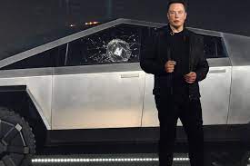 Cybertruck-Auktion fuhr Rekord ein – und stellt Tesla vor ein Problem -  Capital.de