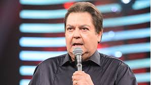 Fausto corrêa da silva (porto ferreira, 2 de maio de 1950), mais conhecido como faustão, é um apresentador brasileiro que atualmente apresenta o programa de auditório domingão do faustão, da rede globo. 10 Curiosidades Sobre A Carreira De Faustao Apresentador Que Voltara Para Band Portal Viu