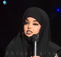 Gabadhaan ayaa tiri “ Hooyadey oo meyd ah oo naxashka saaran haduu i yiraa  ninkeygu ma bixi kartid oo meydkeeda ma raaci kartid waa inaan maqlaa oo  adeecaa oo gurigeyga joogaa ”.