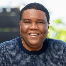 Magik 9: Panel Magik reçoit ce mardi 19 novembre 2024 l'homme d'affaires Astrel  Joseph sur la situation économique du département du Sud, et le porte  parole du Conseil Présidentiel de Transition, Jacques