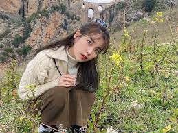 Tak hanya army saja yang mengenalinya namun bisa. Iu Dan Suga Bts Rilis Kolaborasi Ini Makna Dalam Lirik Lagu Eight